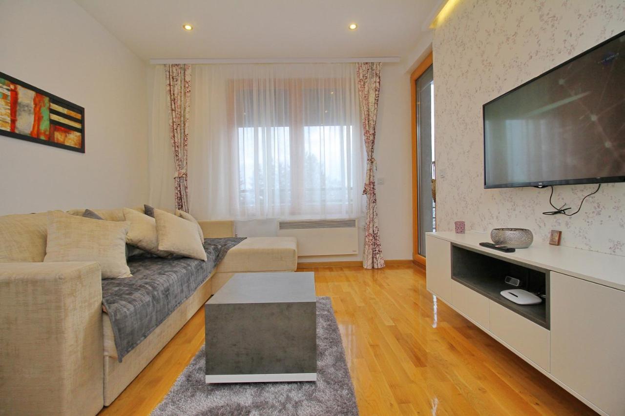 Binis Apartment Златибор Екстериор снимка